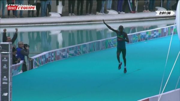Kelvin Kiptum et Amane Beriso enflamment le marathon de Valence