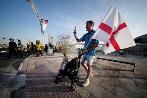 Alcool, ambiance, logement... des supporters anglais racontent leur Coupe du monde au Qatar