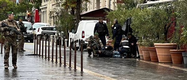 Double meurtre, couteau et machette, blessé par un tir... Ce que l'on sait sur l'homme neutralisé par la police ce dimanche à Nice