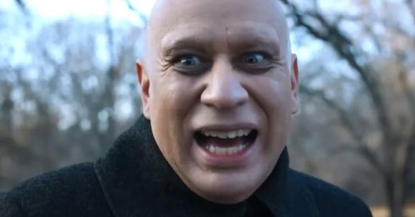 Mercredi sur Netflix : il s'est rasé la tête pour jouer Oncle Fétide dans 1 seul épisode !