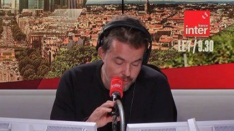 Le présentateur de la matinale de France Inter, Nicolas Demorand, les larmes aux yeux en évoquant la mort de son frère, le journaliste culinaire Sébastien Demorand: "Je suis bouleversé" - VIDEO