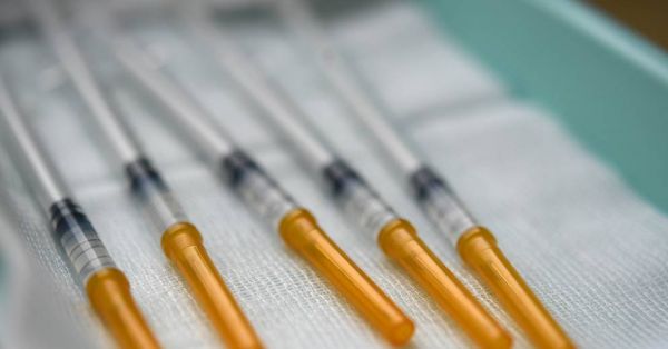 Covid: deux nouveaux vaccins autorisés en rappel par la HAS