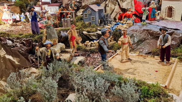 Une crèche pour reconstituer la vie du village d'antan au Revest