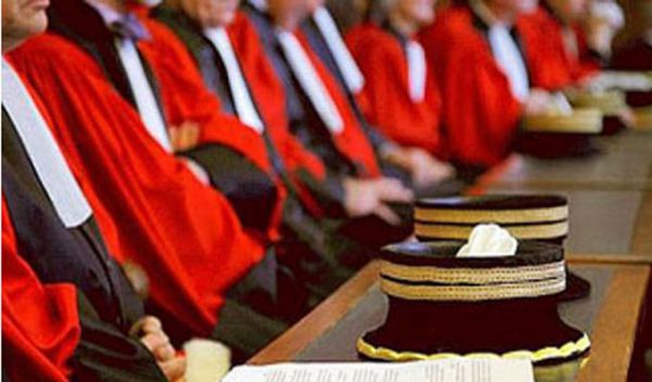 Tunisie: Le mouvement des magistrats au centre d’une réunion entre le chef de l’Etat et le président du CSM provisoire