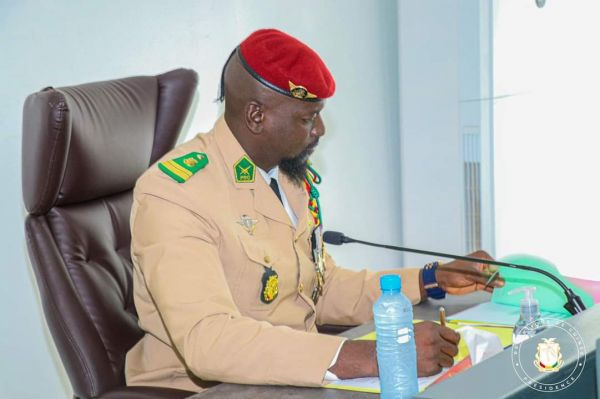 Doumbouya nomme un conseiller au Ministère de l'Administration du territoire (décret)