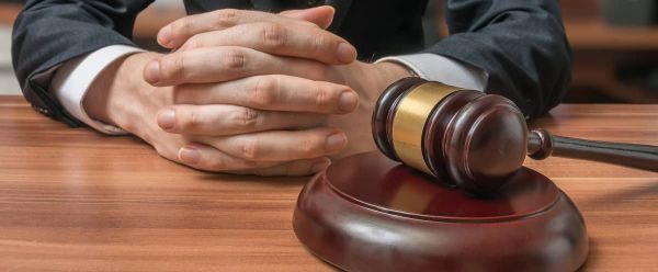 Un gynécologue américain «prédateur» reconnu coupable d'agressions sexuelles sur ses patientes