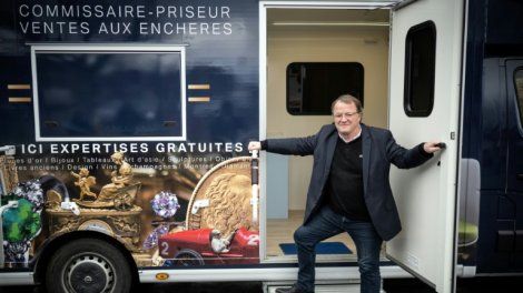 Dans son "Expertibus", un commissaire-priseur à la chasse aux trésors cachés