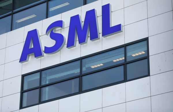 ASML dépasse les attentes au T4, anticipe une croissance en 2023