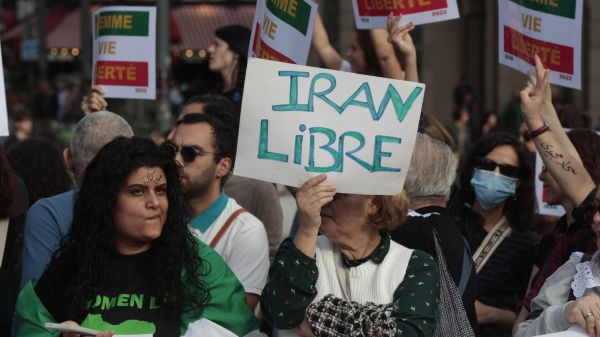 Des familles de détenus français en Iran nous racontent ce que la contestation a changé