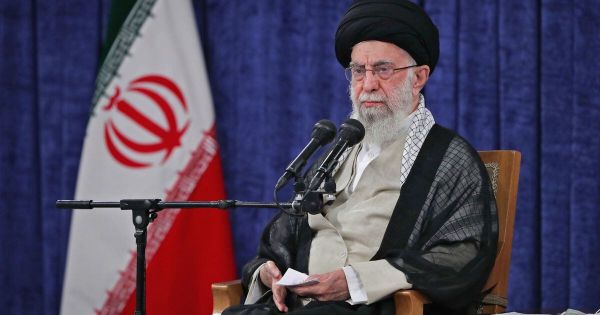 "Le régime iranien doit disparaître" : rencontre avec le neveu de l'Ayatollah Khamenei