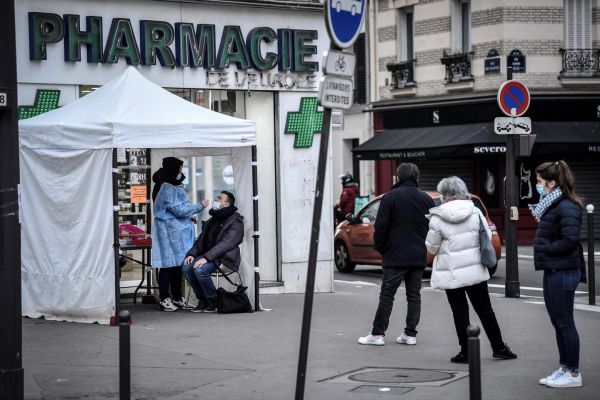 Covid-19 : le gouvernement met fin aux arrêts de travail sans jour de carence