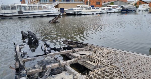 Digoin. Incendie au port : les gendarmes ont fait des constatations subaquatiques