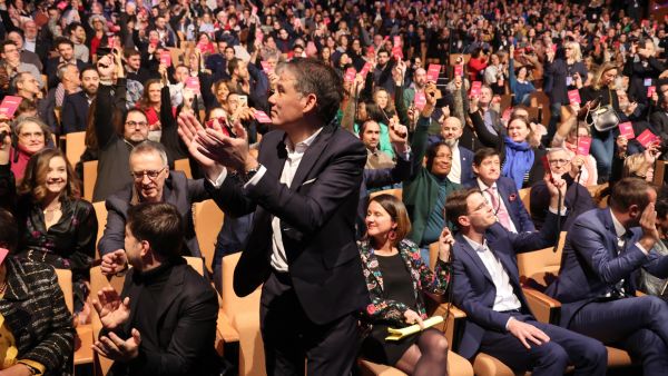 Les socialistes quittent Marseille réconciliés, mais l'avenir reste fragile
