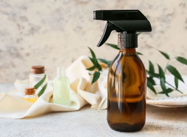 <p>Découvrez la recette naturelle du parfum d'intérieur purifiant</p>