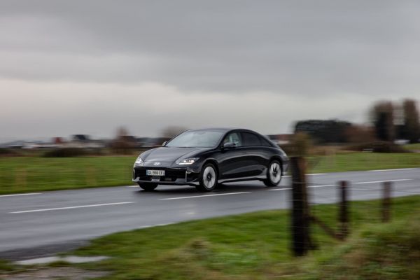 Hyundai Ioniq 6 : une berline électrique qui va très loin ? L'essai en avant-première !