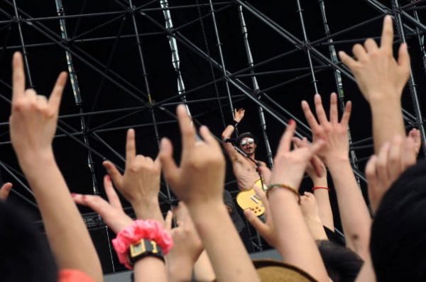 Porridge Radio, Bar Italia, Yoa... Découvrez les 9 premiers noms du MIDI Festival 2023