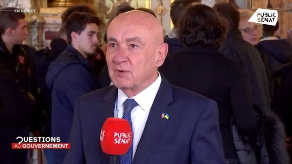 Claude Malhuret se « déclare favorable à titre personnel » à l'envoi d'avions de chasse à l'Ukraine