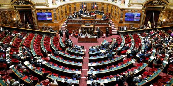 Le Sénat favorable à l'inscription dans la Constitution de la « liberté » de recourir à l'IVG
