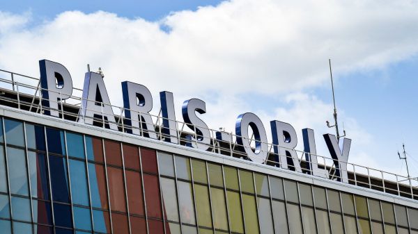 Moins de vols matinaux à Orly: une décision "nécessaire" à cause des abus des compagnies