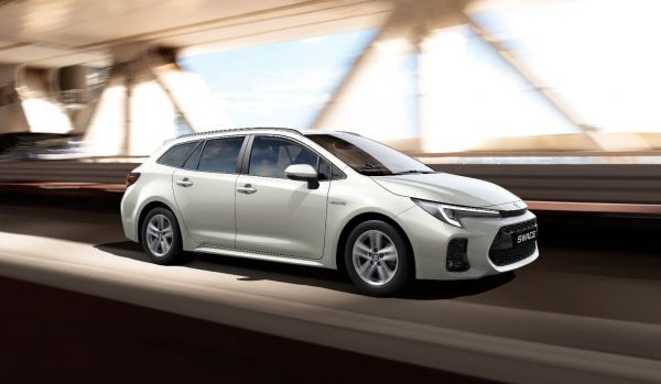 Suzuki Swace : l'hybride gagne des chevaux et de nouveaux équipements