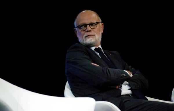 Réforme des retraites, alopécie, ambitions... Pourquoi Edouard Philippe est-il sorti du bois ?