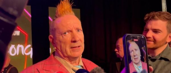 Eurovision : L'ancien leader du groupe punk britannique des Sex Pistols, John Lydon, ne portera pas les couleurs de l'Irlande, battu hier soir  par le groupe irlandais Wild Youth