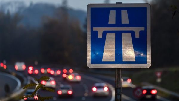 "Prendre plusieurs sorties" : face à la hausse des tarifs des péages, ces automobilistes partagent leurs astuces
