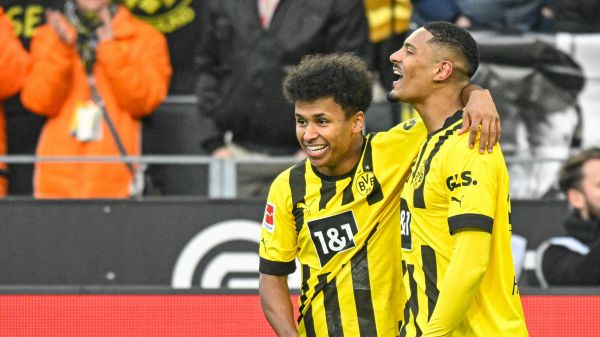 Sébastien Haller, en rémission d'un cancer, inscrit un but symbolique avec Dortmund