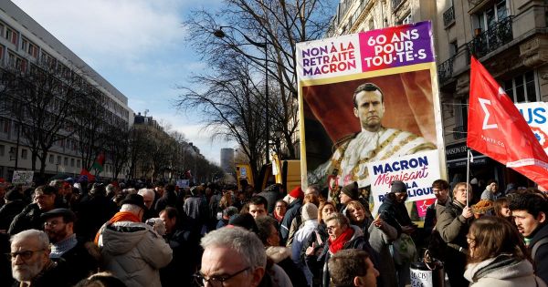Retraites : "La crédibilité de Macron est en jeu”