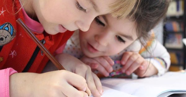 Écoles Montessori : leur succès mondial est-il justifié ?