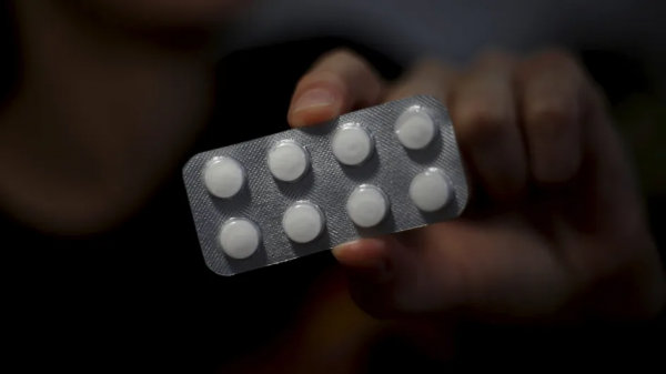 Des patients victimes d'antibiotiques puissants, les fluoroquinolones, portent plainte et dénoncent un scandale sanitaire