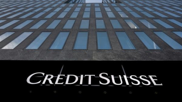 Banques: Credit Suisse a jusqu'à lundi matin pour rassurer, UBS potentiel sauveur