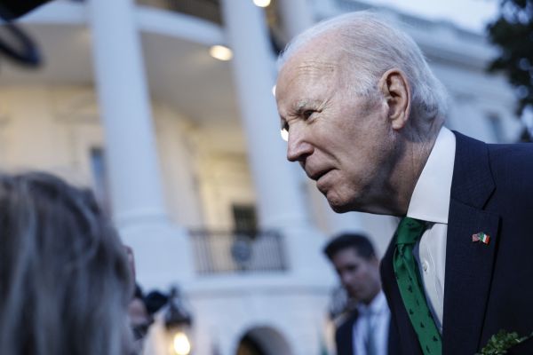 Mandat d'arrêt contre Poutine: les Etats-Unis applaudissent alors qu'ils ne reconnaissent pas la CPI