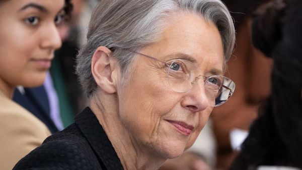 Réforme des retraites : "Redonner confiance dans notre démocratie, c'est une priorité", déclare Elisabeth Borne lors d'un conseil national de la refondation