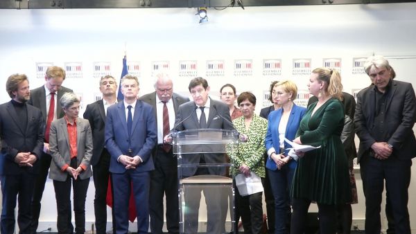 Recours constitutionnel, RIP : la gauche poursuit « la bataille » contre la réforme des retraites