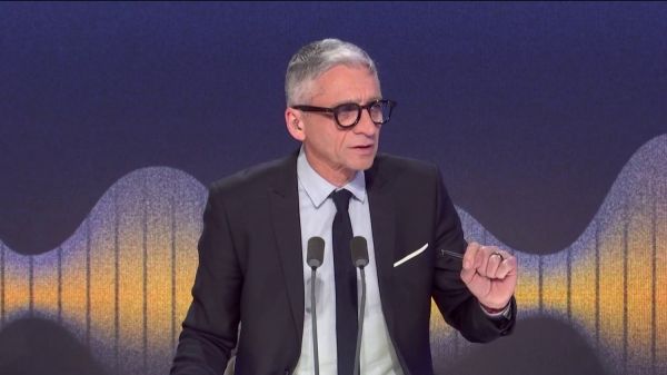 La prise de parole d'Emmanuel Macron, l'avenir du gouvernement, Kylian Mbappé capitaine des Bleus... Les informés du mardi 21 mars 2023