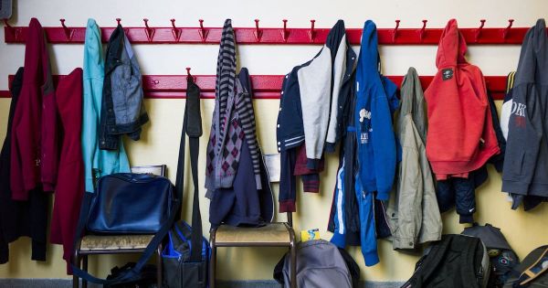 Coups, menaces, chaises qui volent : l'école primaire démunie face à certains élèves