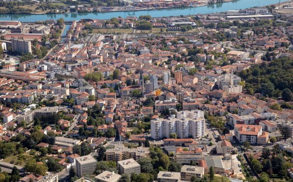 Rhône : samedi, 200 personnes contre la fusion entre Oullins et Pierre-Bénite
