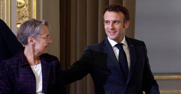Retraites: Macron reçoit lundi midi Borne et les cadres de la majorité (Elysée)