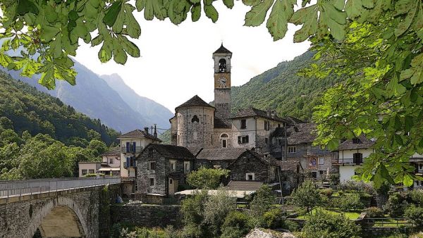 "Un trop grand nombre de trop petites communes" : pourquoi cette spécificité française est critiquée