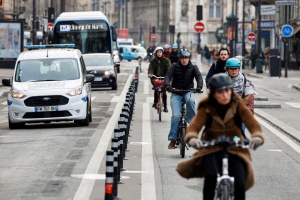 Anne Hidalgo confirme la zone à trafic limité du centre de Paris pour le début de 2024
