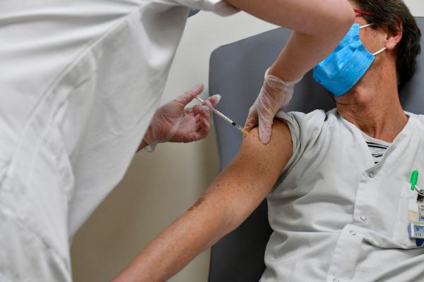 Covid-19 : la Haute Autorité de santé recommande de lever l'obligation vaccinale des soignants