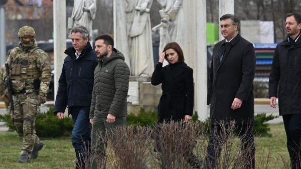 VIDÉO - "Le mal russe tombera", prévient Zelensky depuis Boutcha, un an après le massacre