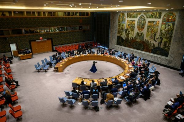 L'interdiction pour les Afghanes de travailler avec l'ONU condamne l'organisation à un "choix affreux"