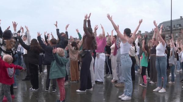 Bordeaux : chorégraphie avec le public sur le Miroir d’eau