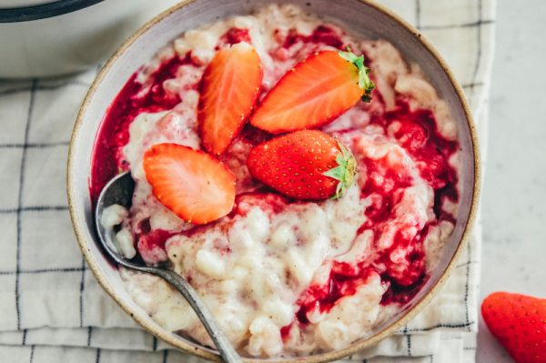 Riz au lait aux fraises, la recette facile