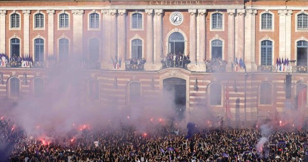 Foot: Toulouse en liesse pour le retour des joueurs qui ont rapporté la coupe à la maison