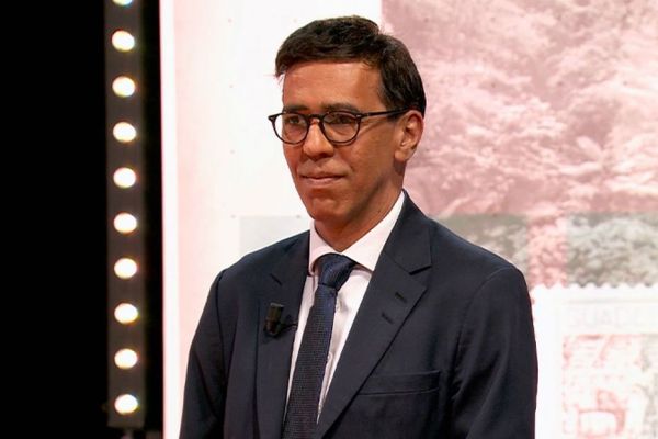 Réforme des retraites, opération Wuambushu, Union Européenne, agriculture, pêche : le député européen LFI Younous Omarjee était l'invité de Dimanche Politique