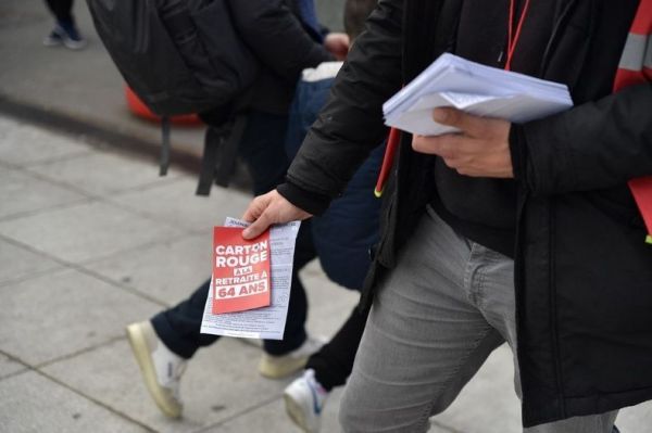 Peu de sifflets et de cartons : la Macronie visiblement soulagée après la finale de la Coupe de France
