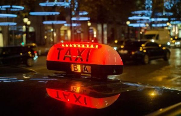 « La nuit, je dois souvent faire preuve de psychologie... » Étienne, 68 ans, chauffeur de taxi